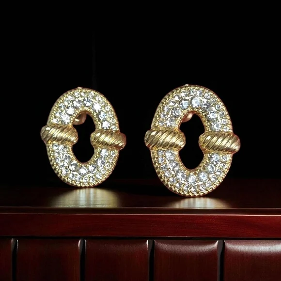 Vintage Gold-toned rhinestones earrings - Picture 3 of 16